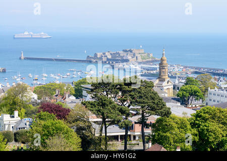 Vista su San Pietro Porto di Guernsey, Isole del Canale Foto Stock