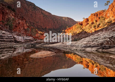 Ormiston Gorge nel West MacDonnell National Park, Australia Territorio del Nord Foto Stock