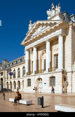 La place de la liberazione e il Palais des Ducs de Bourgogne di Digione Foto Stock