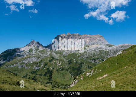 Paesaggio carsico, Steinernes Meer e Rote Wand, Lechquellen montagne, Vorarlberg, Austria Foto Stock