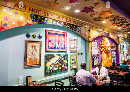 Winter Park Florida,Orlando,Tibby's New Orleans Kitchen,ristorante ristoranti ristorazione cafe' cafe', interno, tema carnevale, decor, stand, man m Foto Stock