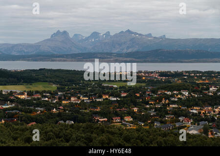 Vista serale oltre Bodø, Norvegia Foto Stock