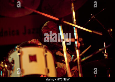 Alphonse Lee Mouzon (novembre 21,1948 Ð dicembre 25, 2016) batterista di fusione jazz americano e proprietario di Tenacious Records, foto Kazimierz Jurewicz Foto Stock