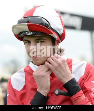 Jockey Louis Steward durante il Betway Lincoln giorno a Doncaster Racecourse. Stampa foto di associazione. Picture Data: Sabato 1 Aprile 2017. Vedere la storia di PA RACING Doncaster. Foto di credito dovrebbe leggere: Anna Gowthorpe/PA FILO Foto Stock