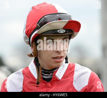 Jockey Louis Steward durante il Betway Lincoln giorno a Doncaster Racecourse. Stampa foto di associazione. Picture Data: Sabato 1 Aprile 2017. Vedere la storia di PA RACING Doncaster. Foto di credito dovrebbe leggere: Anna Gowthorpe/PA FILO Foto Stock