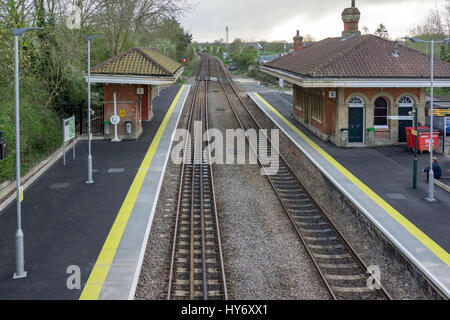 Mortimer stazione sul breve Basingstoke per linea di lettura. Il percorso è un importante collegamento tra i principali svincoli di Basingstoke e lettura. Foto Stock