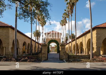 Cancello per il Quad principale presso la Stanford University Campus - Palo Alto, California, Stati Uniti d'America Foto Stock