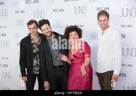 Ottawa, Canada. 1 Aprile, 2017. Tesse sul 2017 Juno Awards Gala Red Carpet Credito: Bobby Singh/Alamy Live News Foto Stock