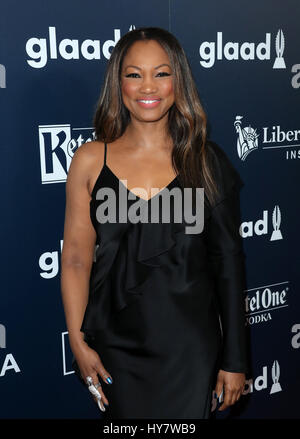 BEVELY Hills, CA - 01 Aprile: Garcelle Beauvais, al ventottesimo annuale di GLAAD Media Awards di Los Angeles presso il Beverly Hilton Hotel In California il 01 aprile 2017. Credito: FS/MediaPunch Foto Stock