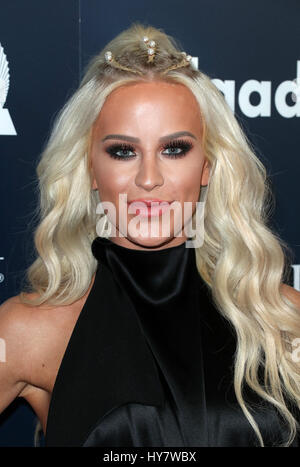 BEVELY Hills, CA - 01 Aprile: Gigi stupenda, al ventottesimo annuale di GLAAD Media Awards di Los Angeles presso il Beverly Hilton Hotel In California il 01 aprile 2017. Credito: FS/MediaPunch Foto Stock