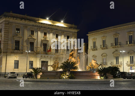Fontana Tu Diana, Piazza Archimede, Siracusa, Sicilia, Italia, Fontana di Diana, Syrakus, Sizilien, Italien Foto Stock