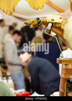 Si spegne e i produttori di salumi da re, prosciutto culatello e salumi, Re dei Salumi food festival a Parma, Italia, 1 - 3 Aprile 2017 Foto Stock