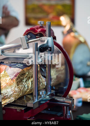 Si spegne e i produttori di salumi da re, prosciutto culatello e salumi, Re dei Salumi food festival a Parma, Italia, 1 - 3 Aprile 2017 Foto Stock