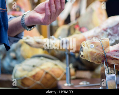 Si spegne e i produttori di salumi da re, prosciutto culatello e salumi, Re dei Salumi food festival a Parma, Italia, 1 - 3 Aprile 2017 Foto Stock