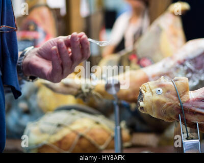 Si spegne e i produttori di salumi da re, prosciutto culatello e salumi, Re dei Salumi food festival a Parma, Italia, 1 - 3 Aprile 2017 Foto Stock