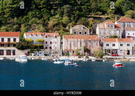 Trstenik è un villaggio sulla penisola di Pelješac nel sud della Dalmazia, Croazia Foto Stock