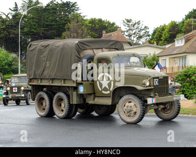 Colleville sur mer, Normandia, 4 Giugno 2014: veicoli militari partecipano ai festeggiamenti per il settantesimo anniversario del D-day. Foto Stock