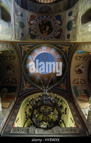 Soffitto di Romanian Cattedrale ortodossa della Dormizione della Theotokos in Cluj Napoca, la seconda città più popolosa della Romania Foto Stock