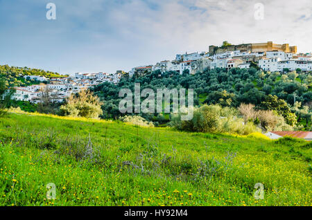 Vista panoramica del villaggio di Aroche, Huelva, Andalusia, Spagna, Europa Foto Stock