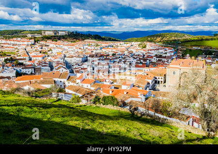 Aracena visto da sopra. Aracena Huelva, Andalusia, Spagna, Europa Foto Stock