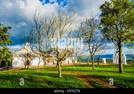 Eremo della Regina degli Angeli o Eremo di Nostra Signora degli Angeli si trova all'interno della roccia di Alájar, chiamato anche Peña de Arias Montano. Aláj Foto Stock