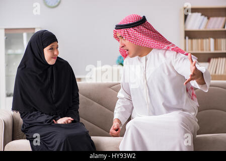 Coppia di arabi uomo e donna Foto Stock