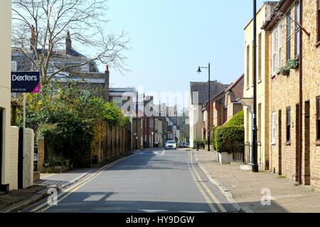 Case sul Lower Thames Street Sunbury on Thames Surrey UK Foto Stock