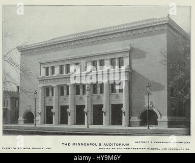 Il Minneapolis Auditorium è un luogo storico a Minneapolis, Minnesota, noto per ospitare vari eventi culturali, artistici e di intrattenimento. È stato un luogo importante per spettacoli e riunioni pubbliche durante i suoi anni operativi. Foto Stock
