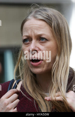 Home Office. Londra, Regno Unito. 3 apr, 2017. Sian Berry, londinese di elemento di montaggio al di fuori ufficio a casa. Stojan Jankovic, meglio conosciuto come "toly' da Kentish Town è stata portata in un centro di detenzione il 30 marzo 2017 e sta per essere deportato dal Regno Unito come presto come 4 aprile 2017. Credito: Dinendra Haria/Alamy Live News Foto Stock