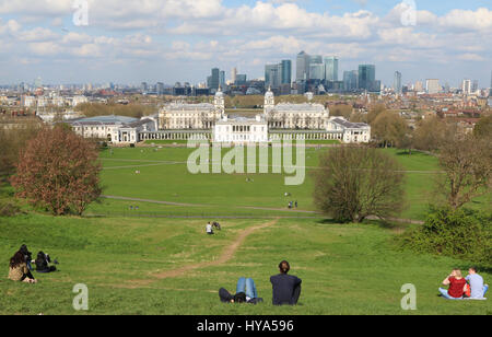 Greenwich, Londra, Regno Unito. 3 apr, 2017. Tempo soleggiato e temperature calde hanno goduto nel Greenwich Park oggi. Credito: Rob Powell/Alamy Live News Foto Stock