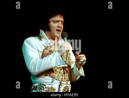 Elvis Presley in concerto a Providence Civic Center il 23 maggio 1977 Foto Stock