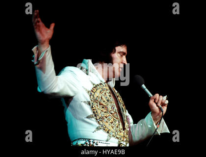 Elvis Presley in concerto a Providence Civic Center il 23 maggio 1977 Foto Stock