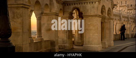 Fishermans bastion, una grande meta turistica atraction in Budapest, Ungheria all'alba. Foto Stock