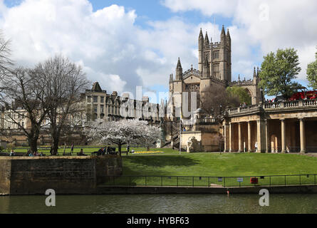 La chiesa abbaziale di San Pietro e di San Paolo in bagno, Somerset, più comunemente noto come Abbazia di Bath, è una parrocchia anglicana chiesa e di un monastero benedettino. Foto Stock