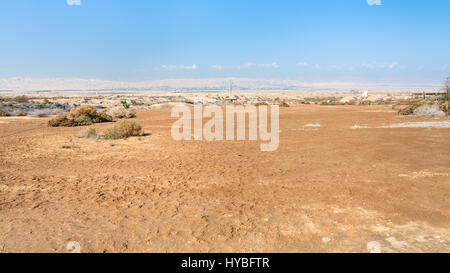 Viaggio in Medio Oriente paese Regno di Giordania - area del deserto di Wadi Al Kharrar (Dillo ad Al-Kharrar, Elia Hill) vicino a battesimo sito Betania oltre il J Foto Stock