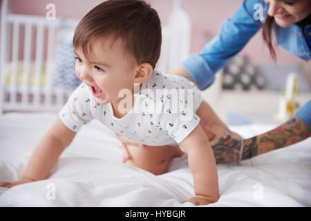 Sweet baby boy start gattona Foto Stock