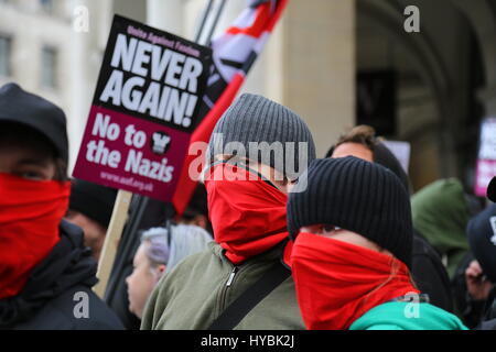 Difesa inglese League, mostrano il terrorismo non abbiamo paura di dimostrazione. Traffalgar Square, Londra. Regno Unito Foto Stock