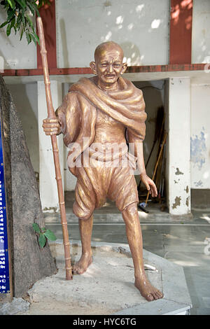 La scultura del Mahatma Gandhi, chaura kabir, Varanasi, Uttar Pradesh, Asia, India Foto Stock