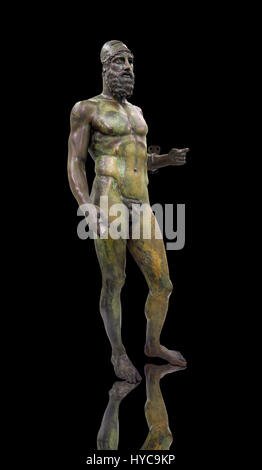 Il Bronzo di Riace statue greche cast circa 460 BC. Museo Nazionale della Magna Grecia, Reggio Calabria, Italia. Foto Stock