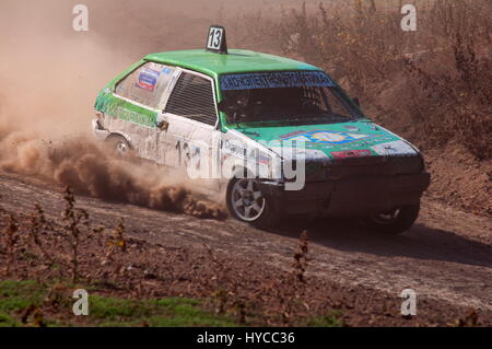 Gare su terreni accidentati, ogni anno si tengono presso l'ex terreno di prova 'DSU-25', Rostov-on-Don, in Russia, in tempi diversi, auto, moto, auto- Foto Stock