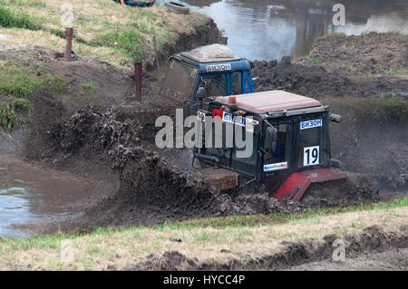 Gare su terreni accidentati, ogni anno si tengono presso l'ex terreno di prova 'DSU-25', Rostov-on-Don, in Russia, in tempi diversi, auto, moto, auto- Foto Stock