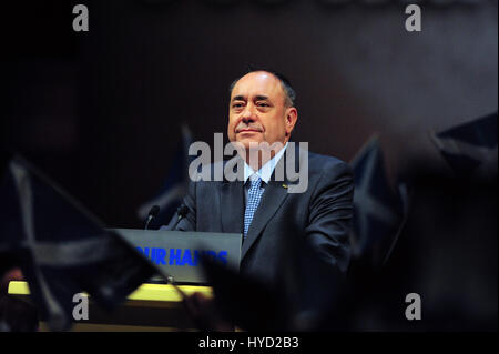 Del primo ministro di Scozia Alex Salmond risolve un sì Scozia campaign rally in Perth, meno di dodici ore prima di iniziare il polling nelle Scottish referendum di indipendenza Foto Stock