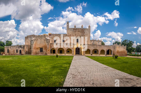 Convento di San Bernardino de Siena - Valladolid, Messico Foto Stock