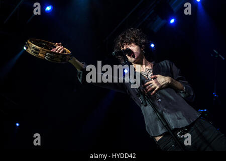 Milano, Italia. 03 apr, 2017. American pop cantante e cantautore LP, nome reale Laura Pergolizzi, sul palco durante il suo concerto a Alcatraz. Credito: Mairo Cinquetti/Pacific Press/Alamy Live News Foto Stock