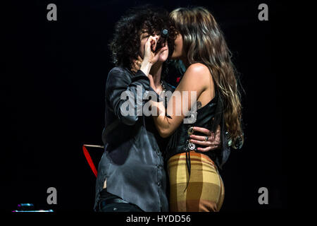 Milano, Italia. 03 apr, 2017. American pop cantante e cantautore LP, nome reale Laura Pergolizzi, sul palco durante il suo concerto a Alcatraz. Credito: Mairo Cinquetti/Pacific Press/Alamy Live News Foto Stock