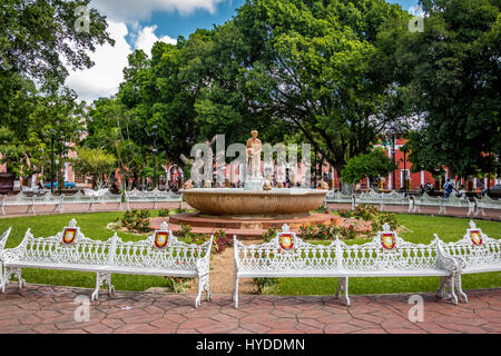 Fontana e main plaza - Valladolid, Messico Foto Stock