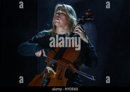 Band finlandesi Apocalyptica la riproduzione di canzoni Metallica live in concert hall Vatrosav Lisinski, Zagabria, Croazia sulla loro 2017 tour europeo Foto Stock