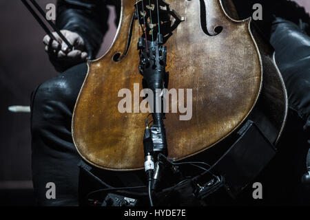 Band finlandesi Apocalyptica la riproduzione di canzoni Metallica live in concert hall Vatrosav Lisinski, Zagabria, Croazia sulla loro 2017 tour europeo Foto Stock