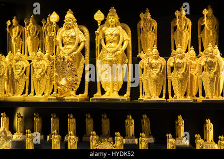 Signore Murugan mini statue in negozio a Grotte Batu, Kuala Lumpur, Malesia Foto Stock