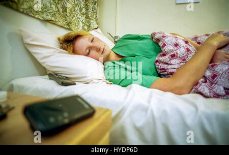 Catherine Bateman, ventiquattro ore nella vita di un giovane medico, a Brighton Royal Sussex County Hospital. Foto Stock